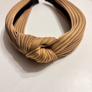 Elegant Gold Knotted Headband
